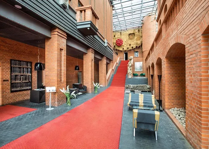 Hotel Blow Up Hall 5050